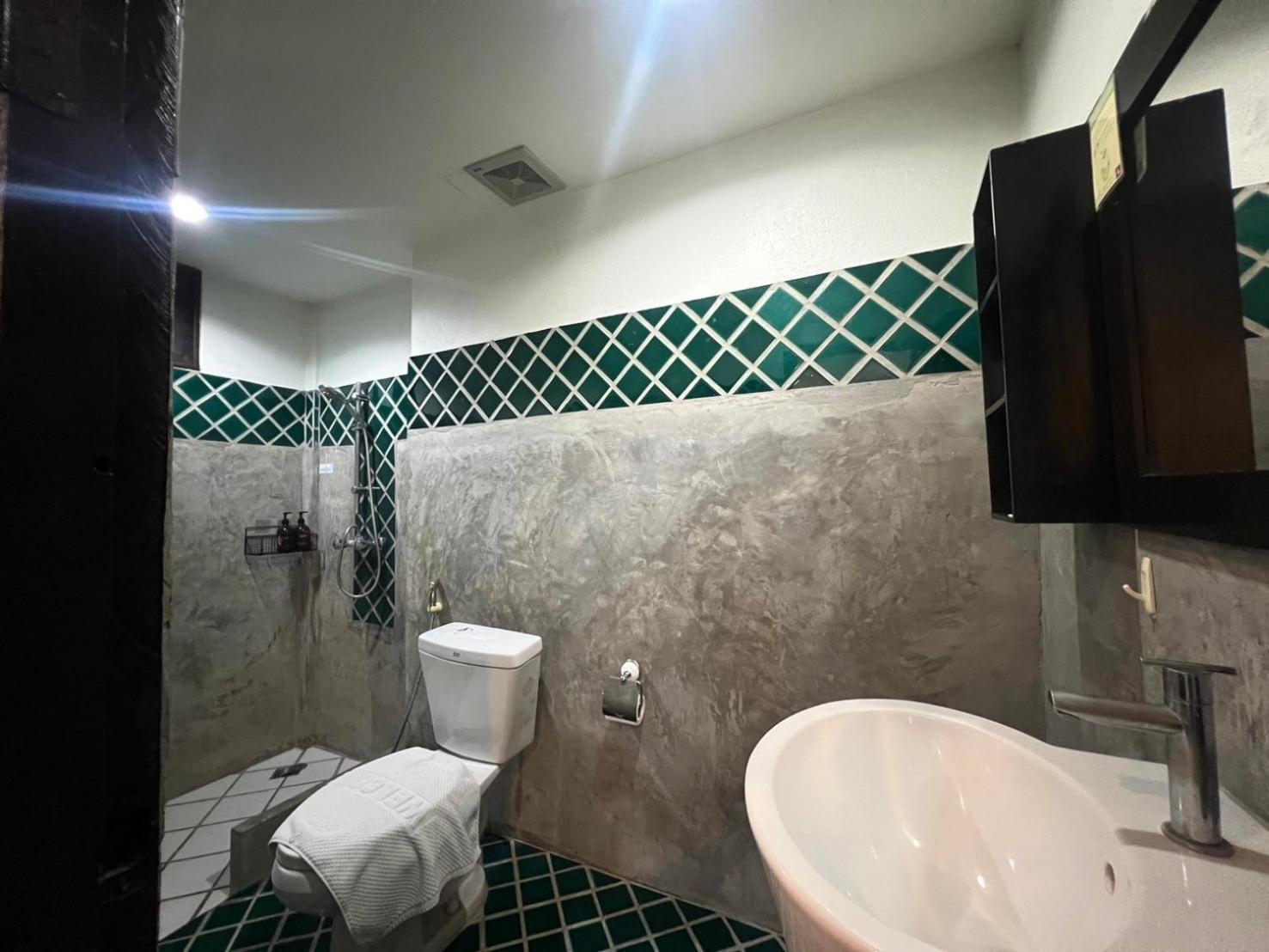 Thapae Boutique House Hotel Chiang Mai Luaran gambar